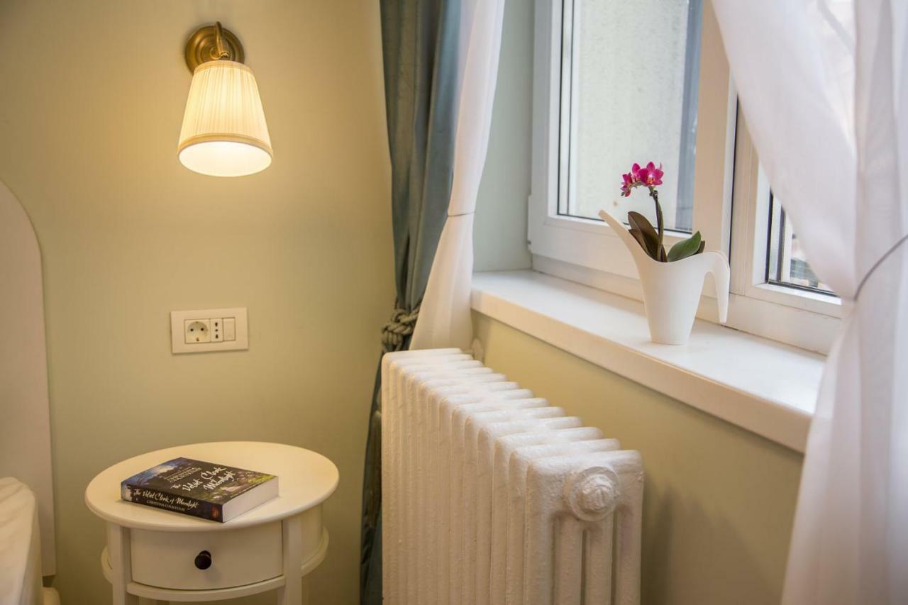 Central Stylish & Cozy One Bedroom Apartment - Adela Accommodation - Ideal For Long Stays Bucharest Exterior photo