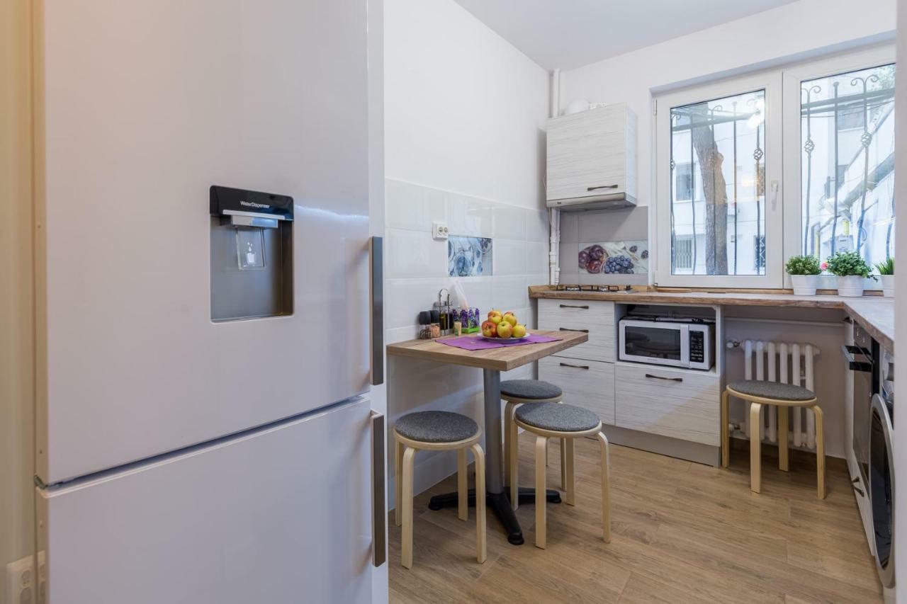 Central Stylish & Cozy One Bedroom Apartment - Adela Accommodation - Ideal For Long Stays Bucharest Exterior photo