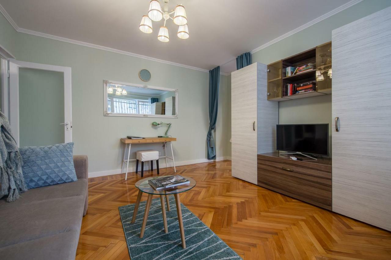 Central Stylish & Cozy One Bedroom Apartment - Adela Accommodation - Ideal For Long Stays Bucharest Exterior photo